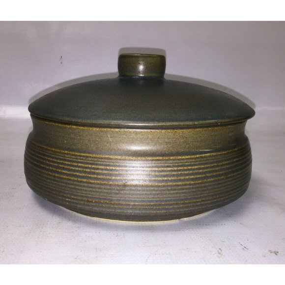 Covered Stoneware Dish - 8.5" x 3” - RIbbed Sides- Baking Dish - Picture 1 of 12
